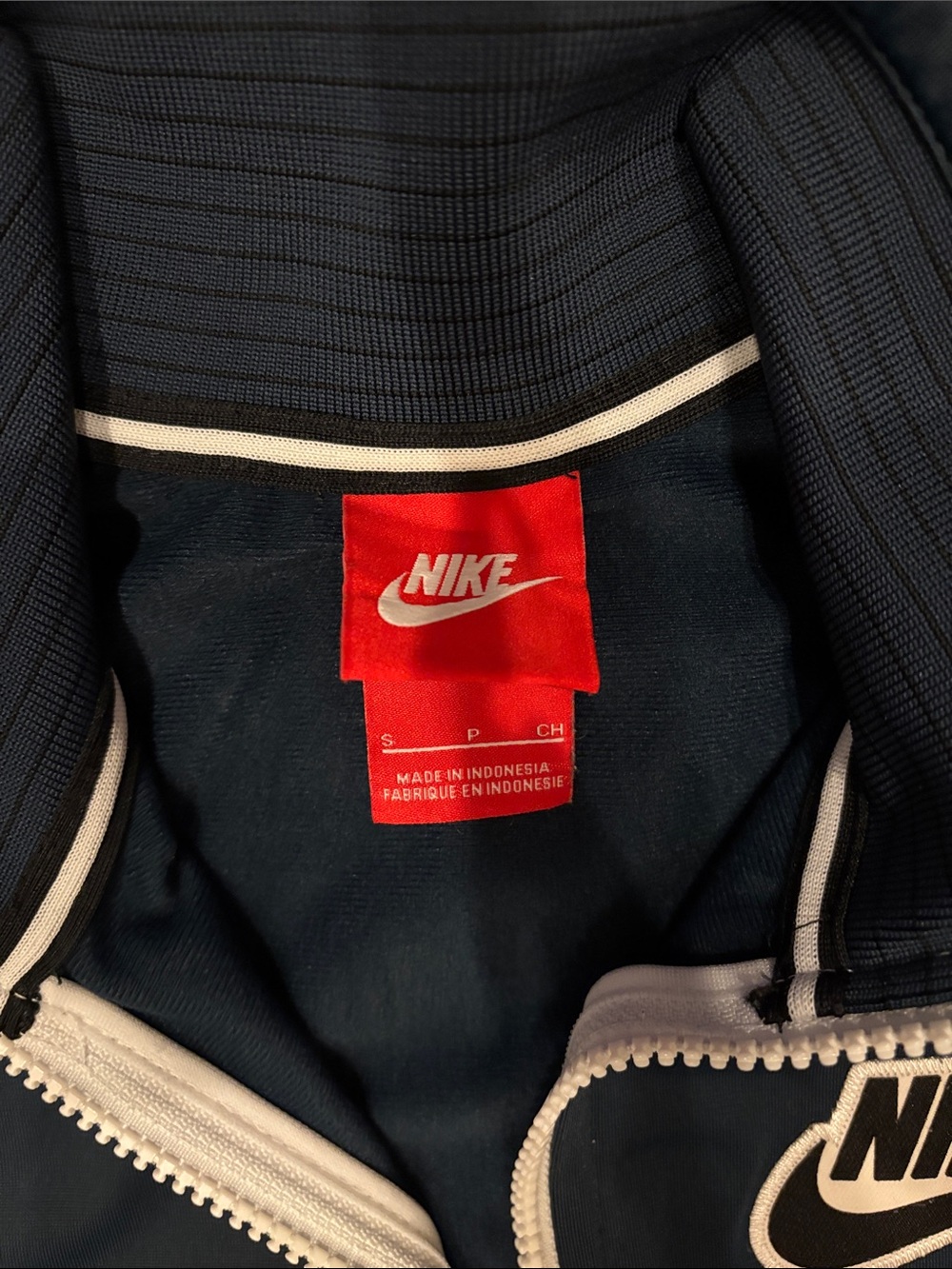 Nike tracksuit set - Picture 6 of 7